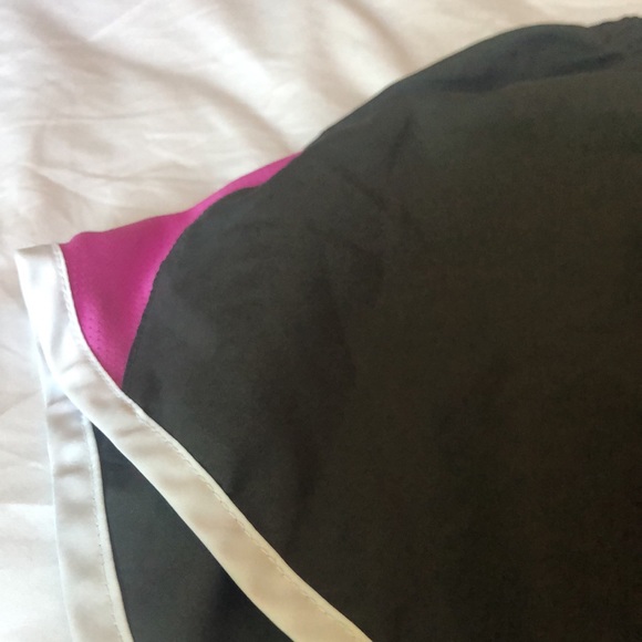 Nike shorts - Picture 2 of 2